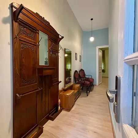 Piano Apartmán